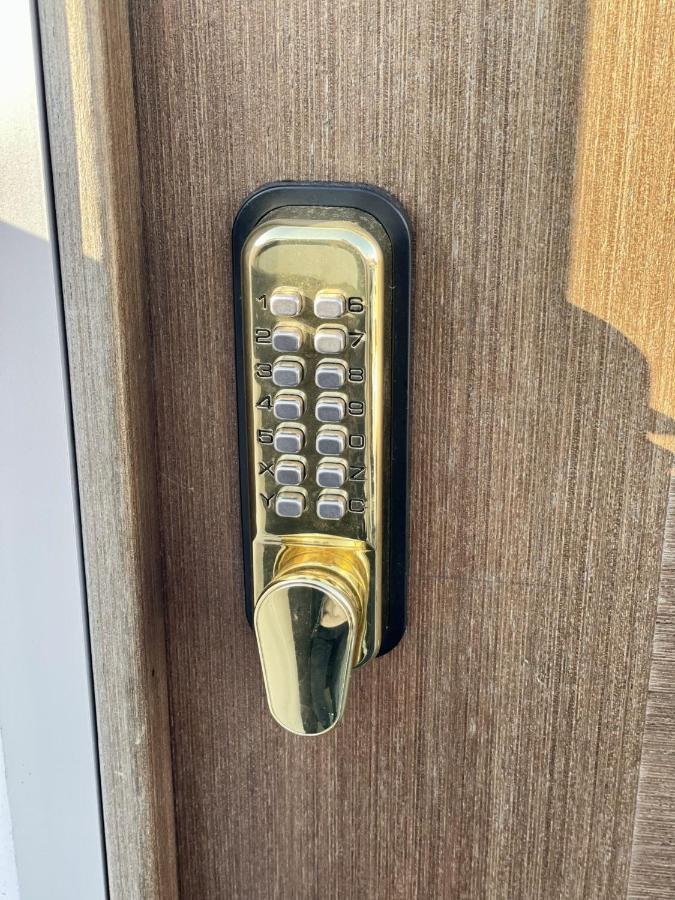 Modernus Kambarys Barzoje Ant Nemuno Hotel Kaunas Buitenkant foto